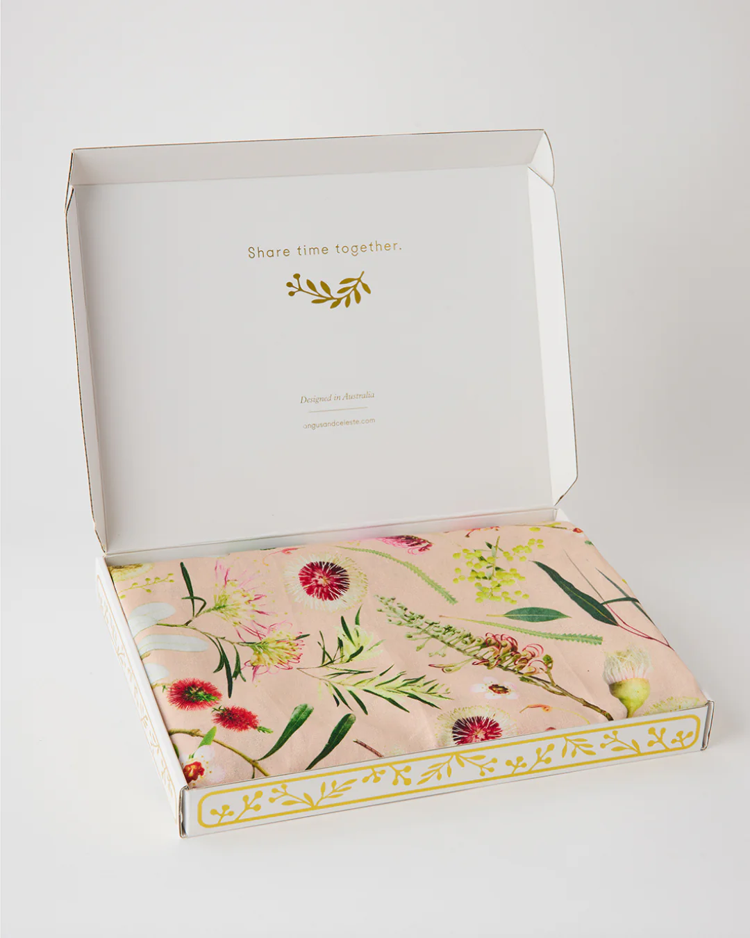 Angus & Celeste Tablecloth - Image 10