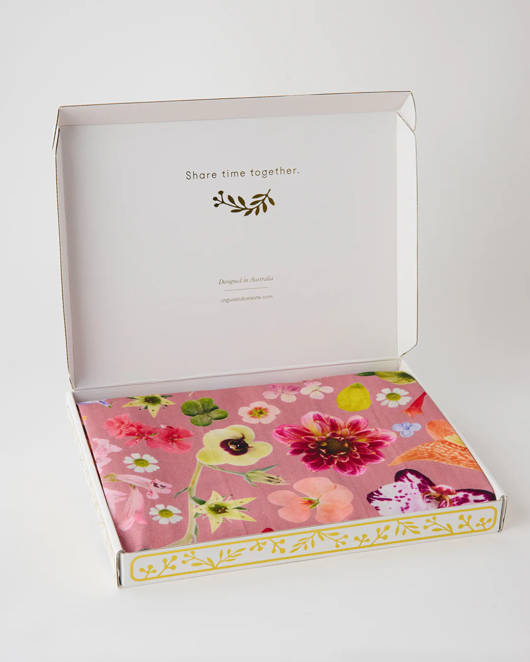 Angus & Celeste Tablecloth - Image 15