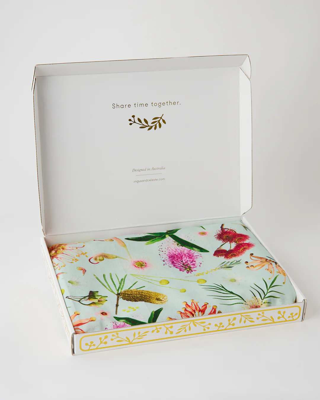 Angus & Celeste Tablecloth - Image 5