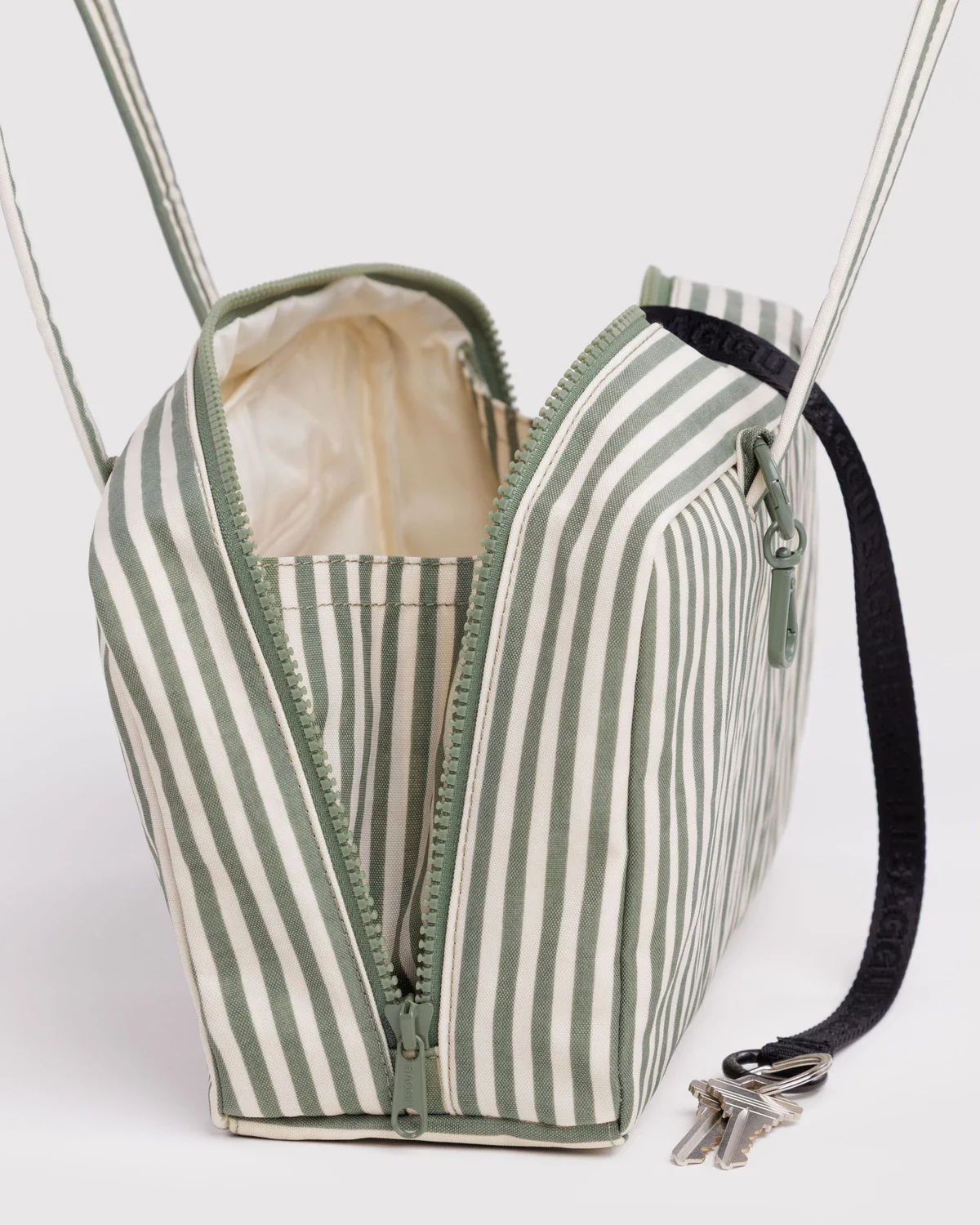Baggu Medium Nylon Bowler Bag - Image 4