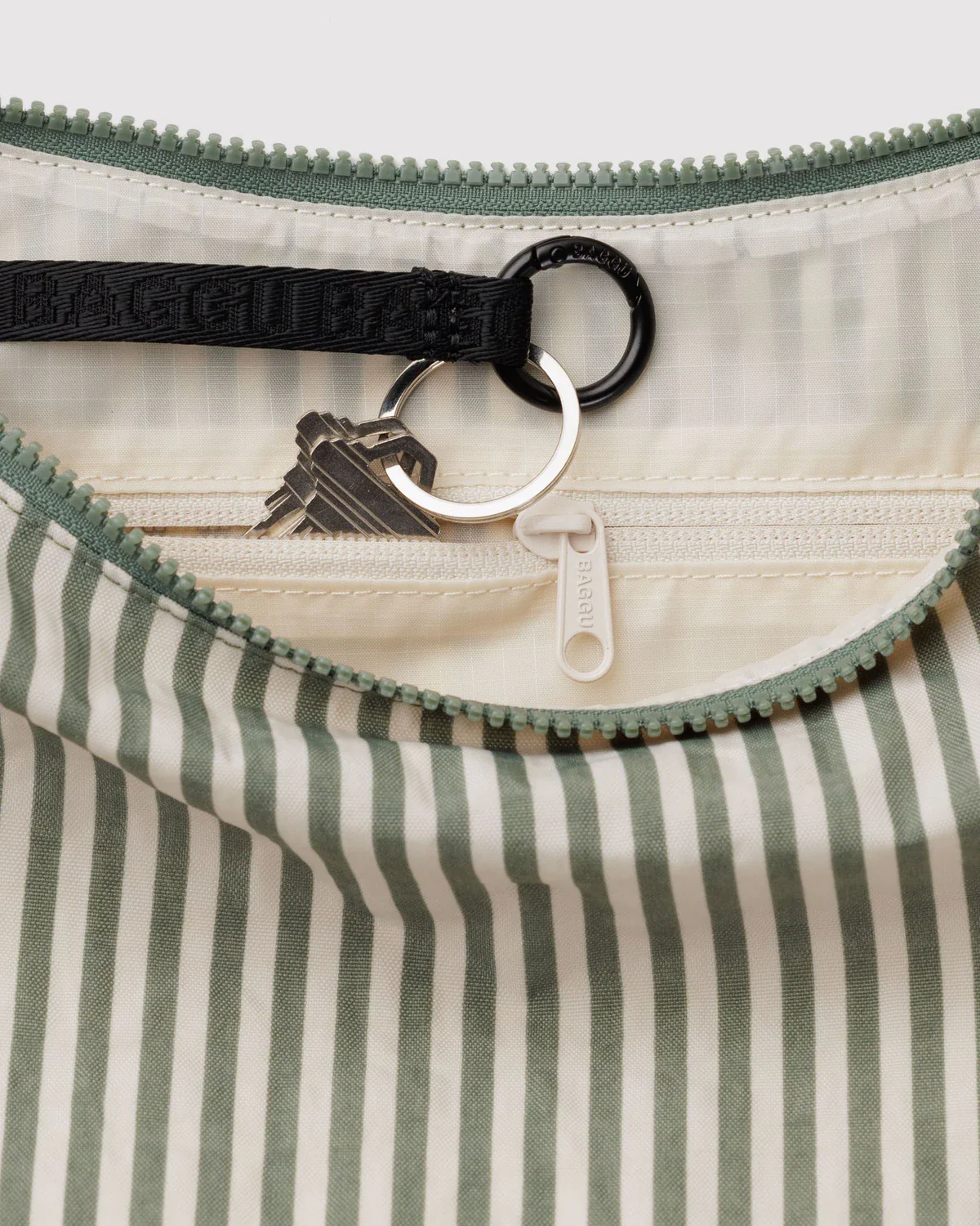 Baggu Medium Crescent Bag - Image 9