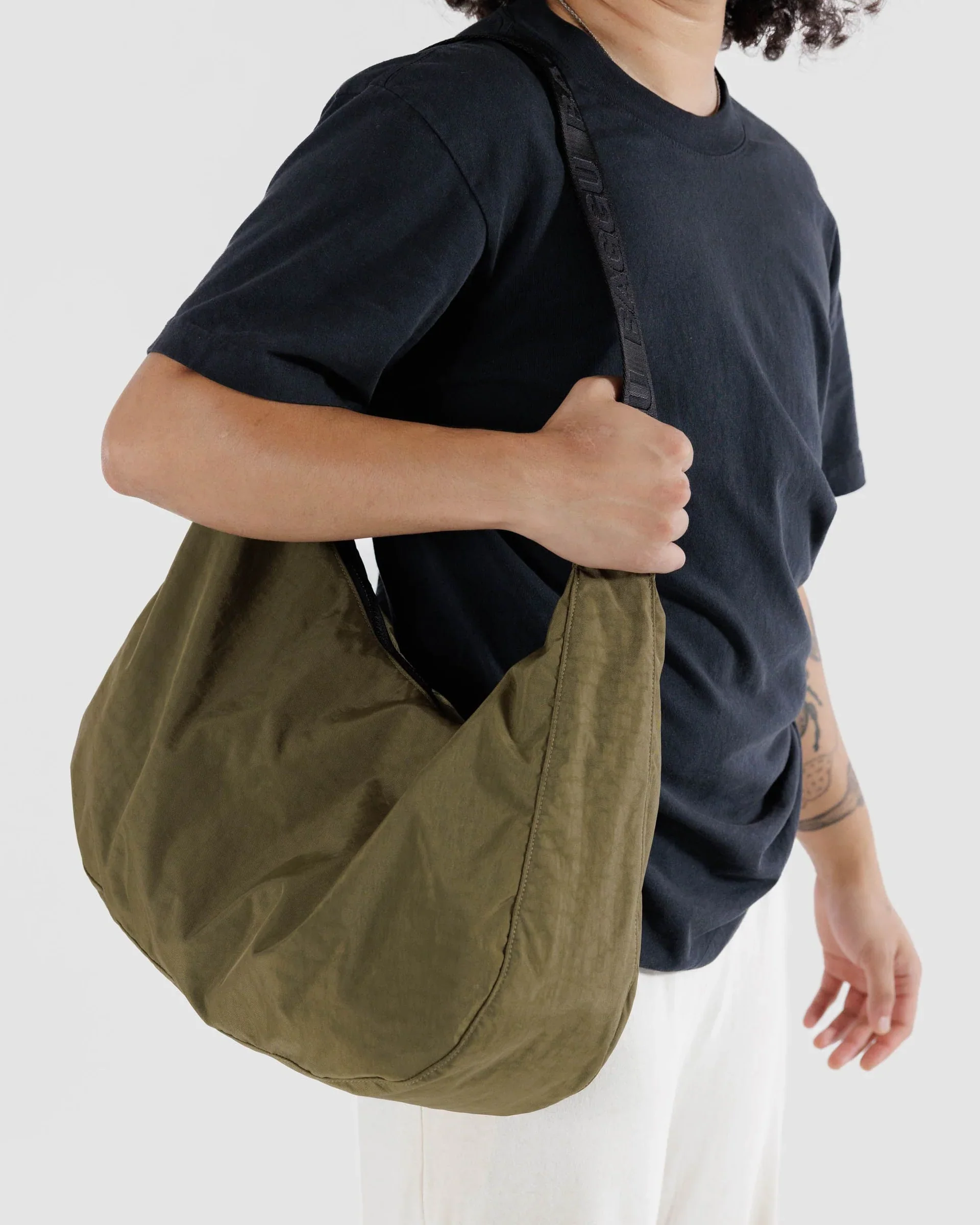 Baggu Large Crescent Bag - Image 14