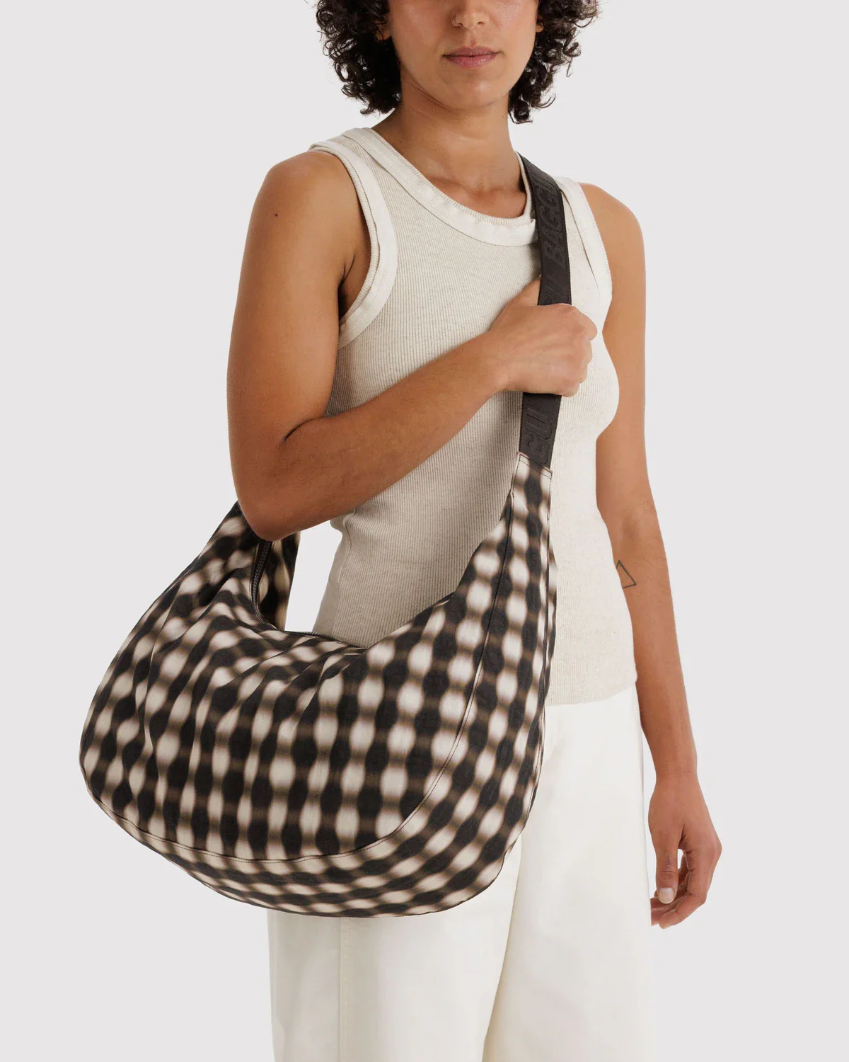 Baggu Large Crescent Bag - Image 8