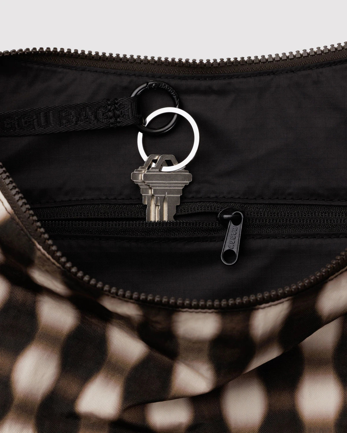 Baggu Large Crescent Bag - Image 9