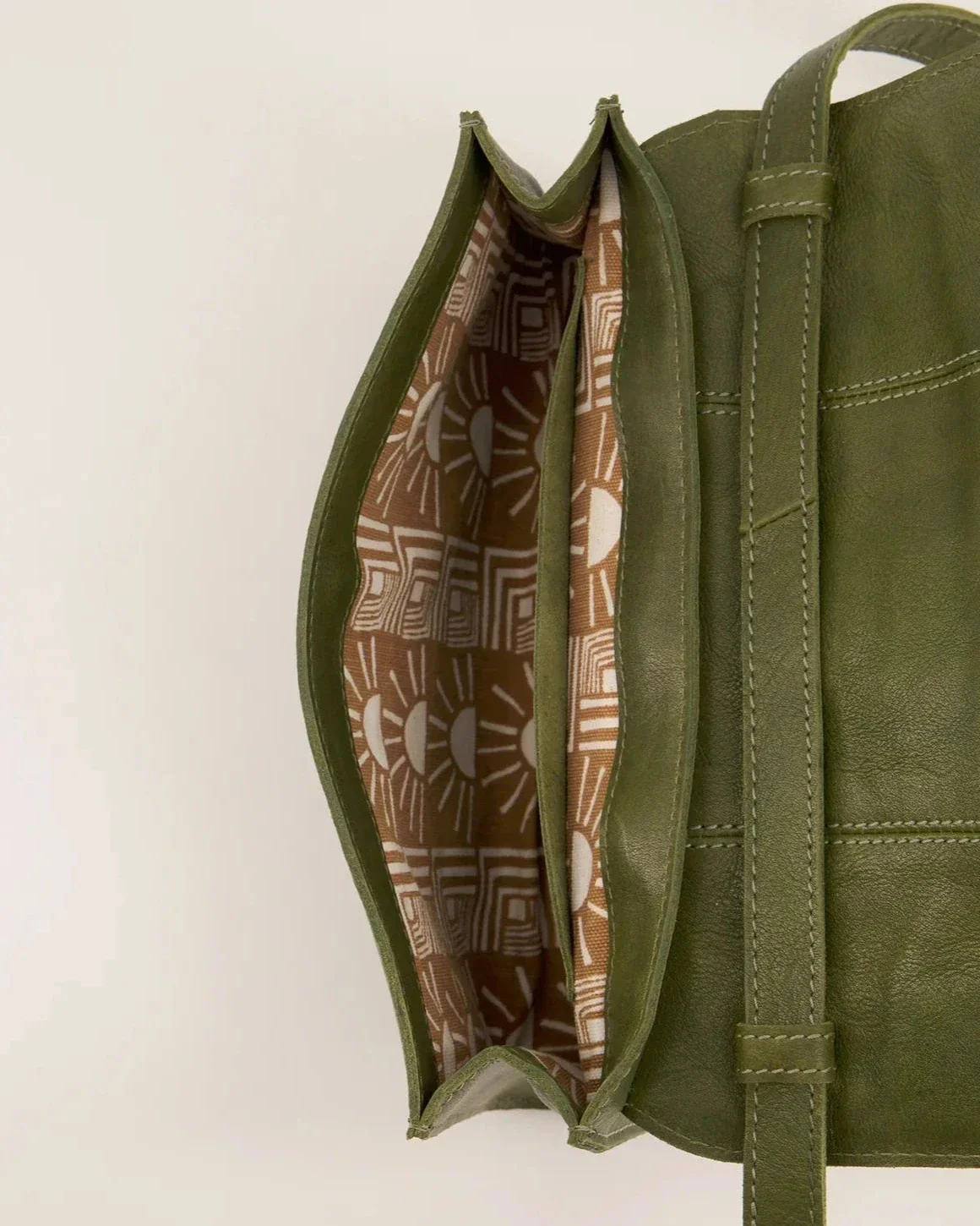 Curve Shoulder Bag - Image 4