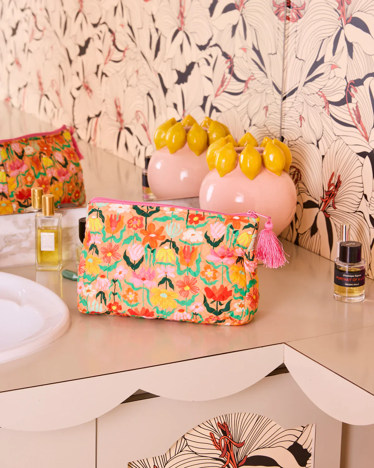 Kip & Co Quilted Toiletry Purse - Image 10