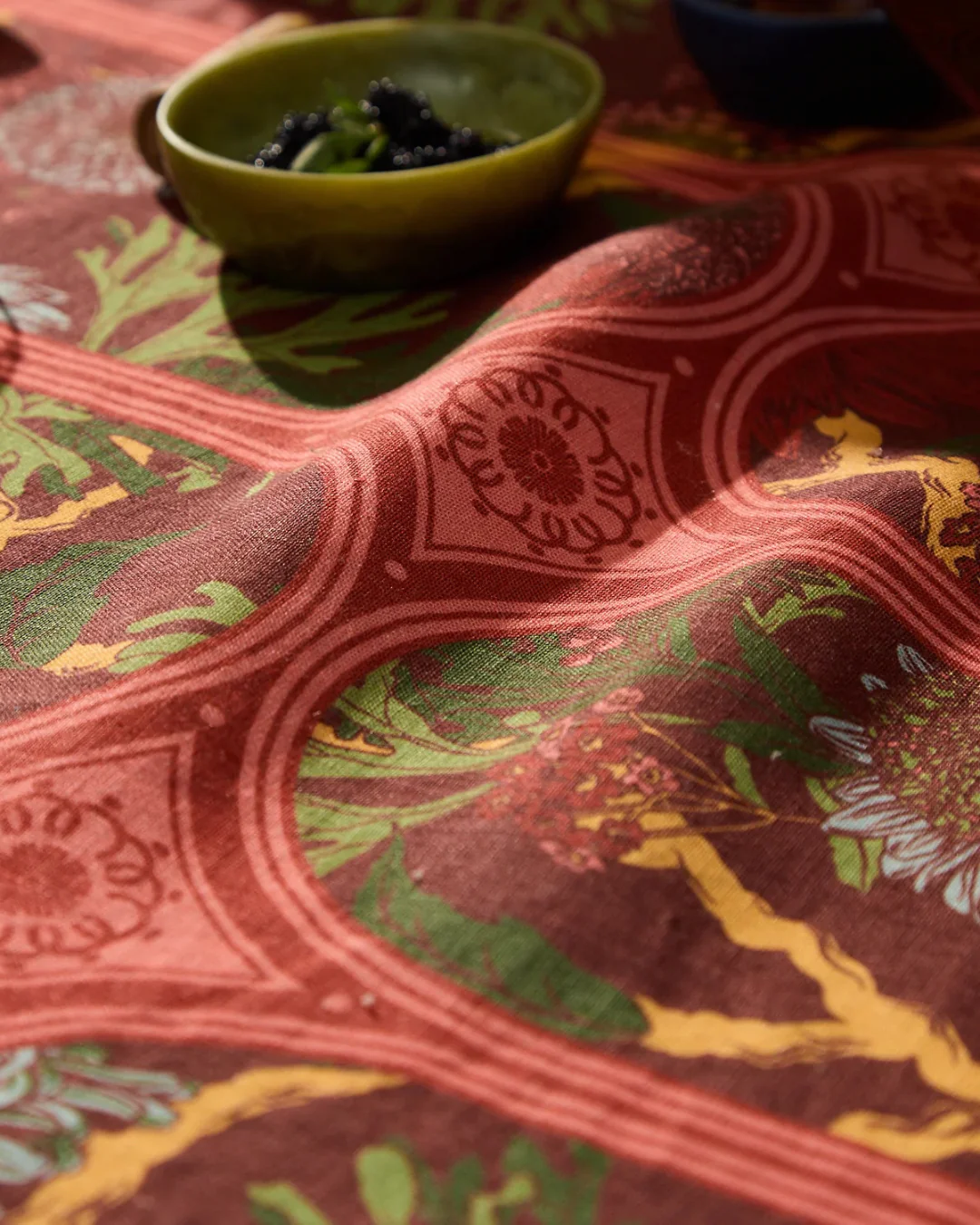 Naia Linen Tablecloth / 160x240cm - Image 4