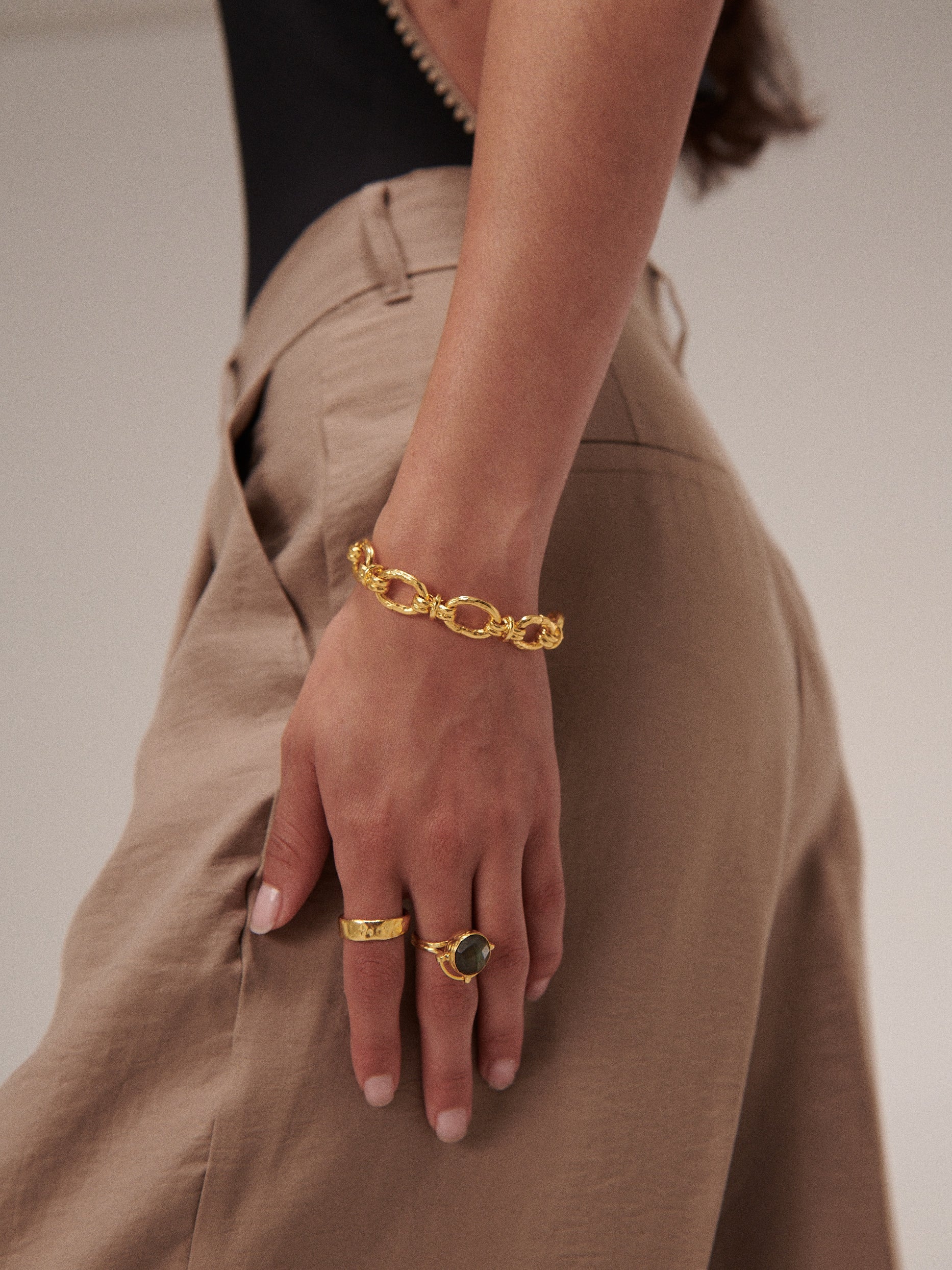 Zehra Chain Bracelet - Image 3